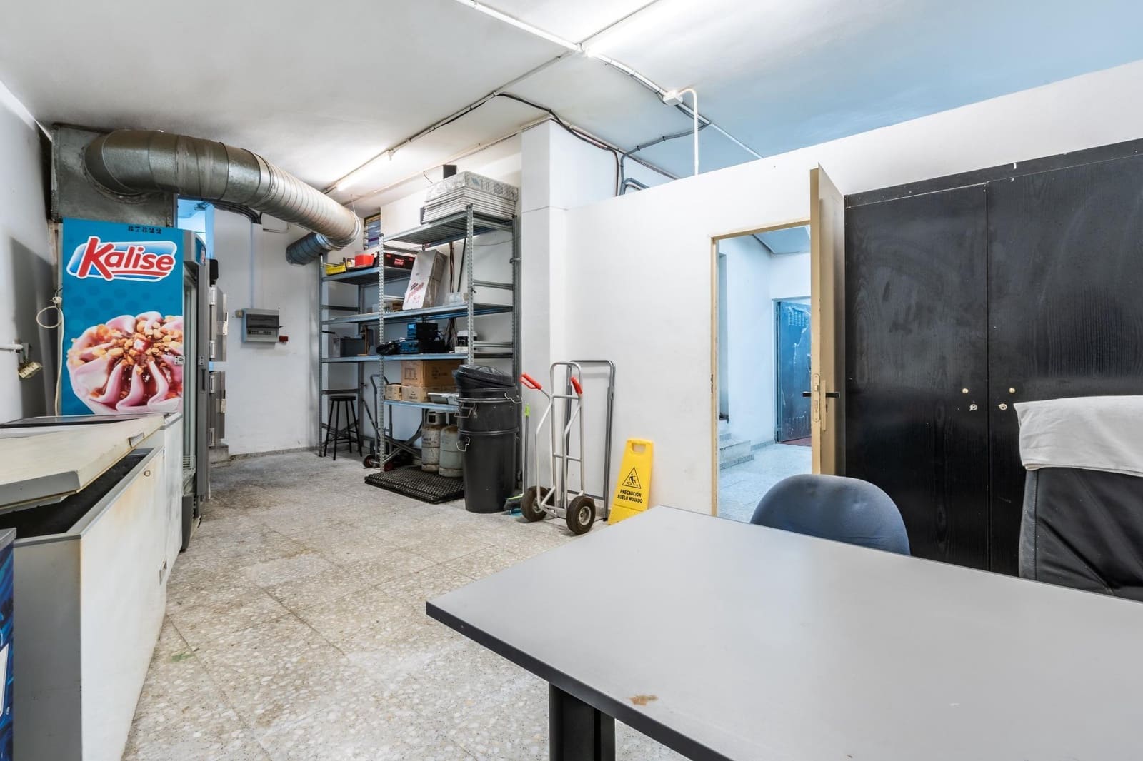 Kaupallinen myytävänä paikassa Arico - 159 000 € (Ref: 8825065)