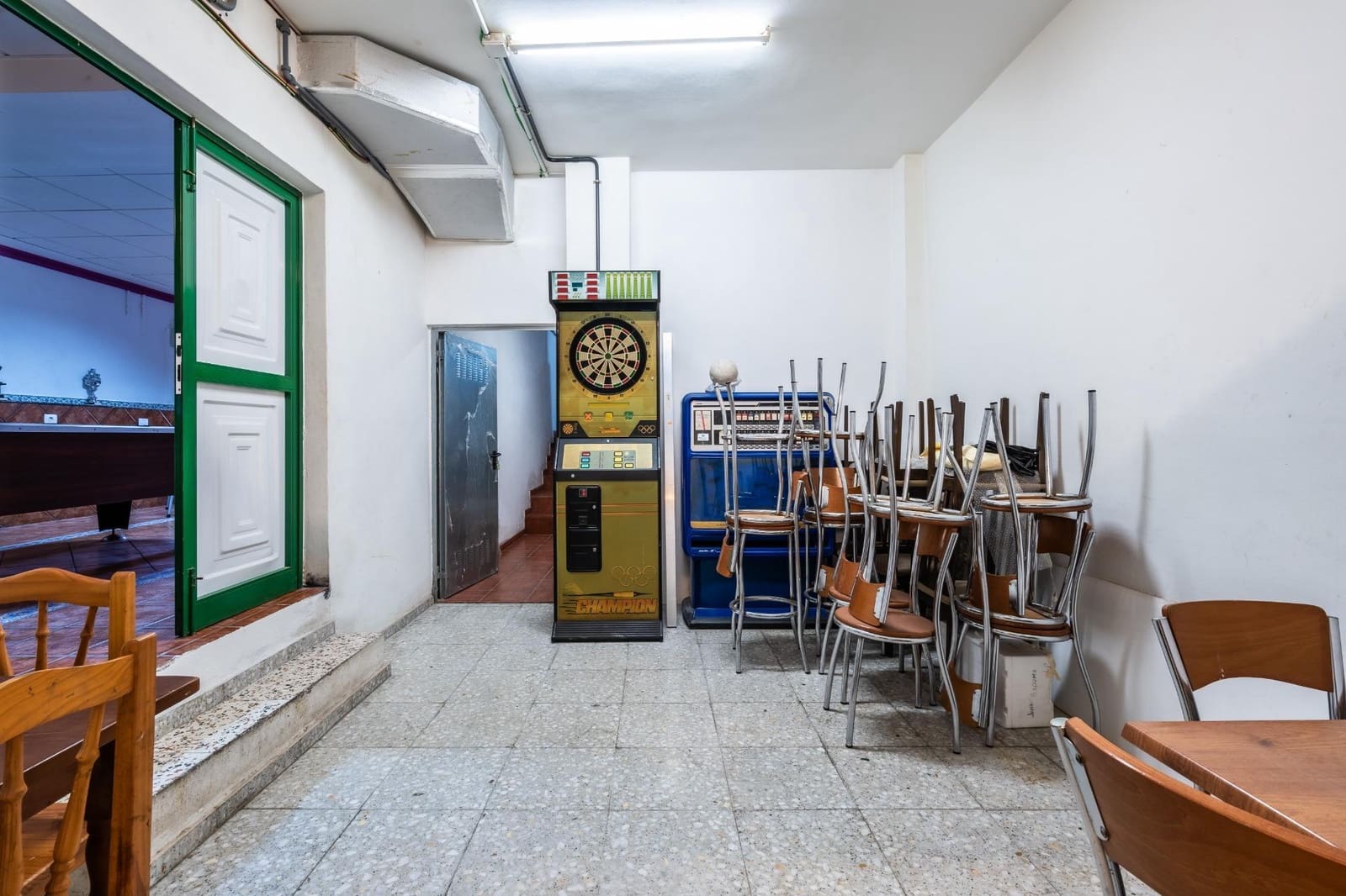 Kaupallinen myytävänä paikassa Arico - 159 000 € (Ref: 8825065)