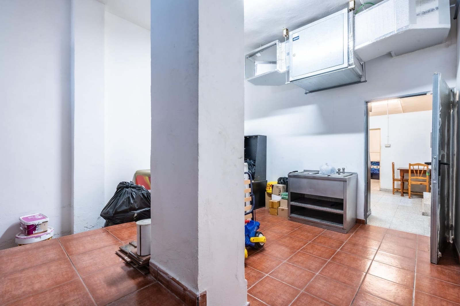 Kaupallinen myytävänä paikassa Arico - 159 000 € (Ref: 8825065)