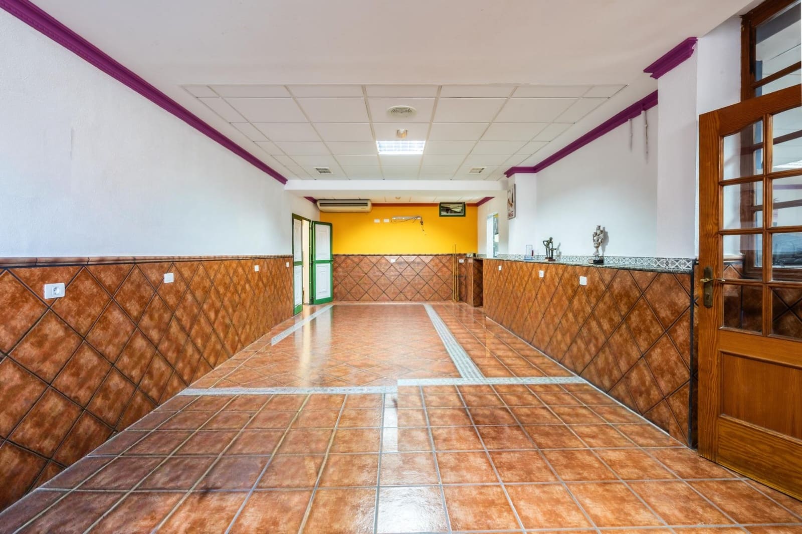 Kaupallinen myytävänä paikassa Arico - 159 000 € (Ref: 8825065)