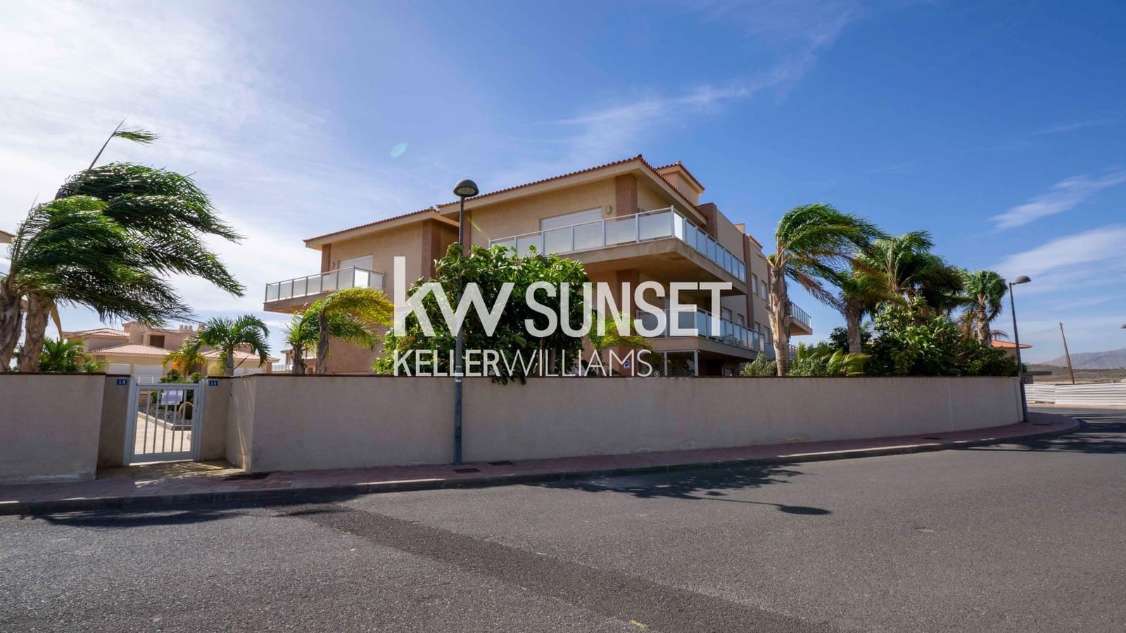 3 soveværelse Penthouse til salg i San Miguel de Abona med swimmingpool garage - € 356.500 (Ref: 8862642)