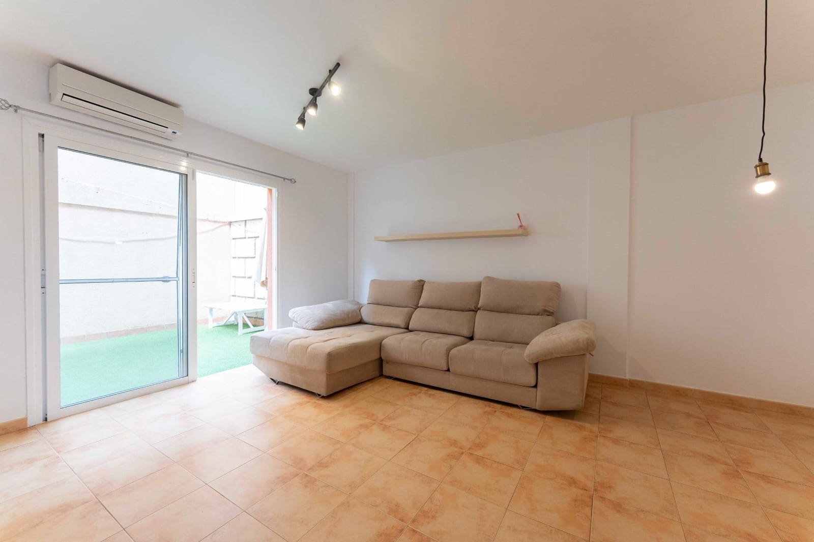 3 soveværelse Rækkehus til leje i San Isidro de Abona - € 1.350 (Ref: 8884306)