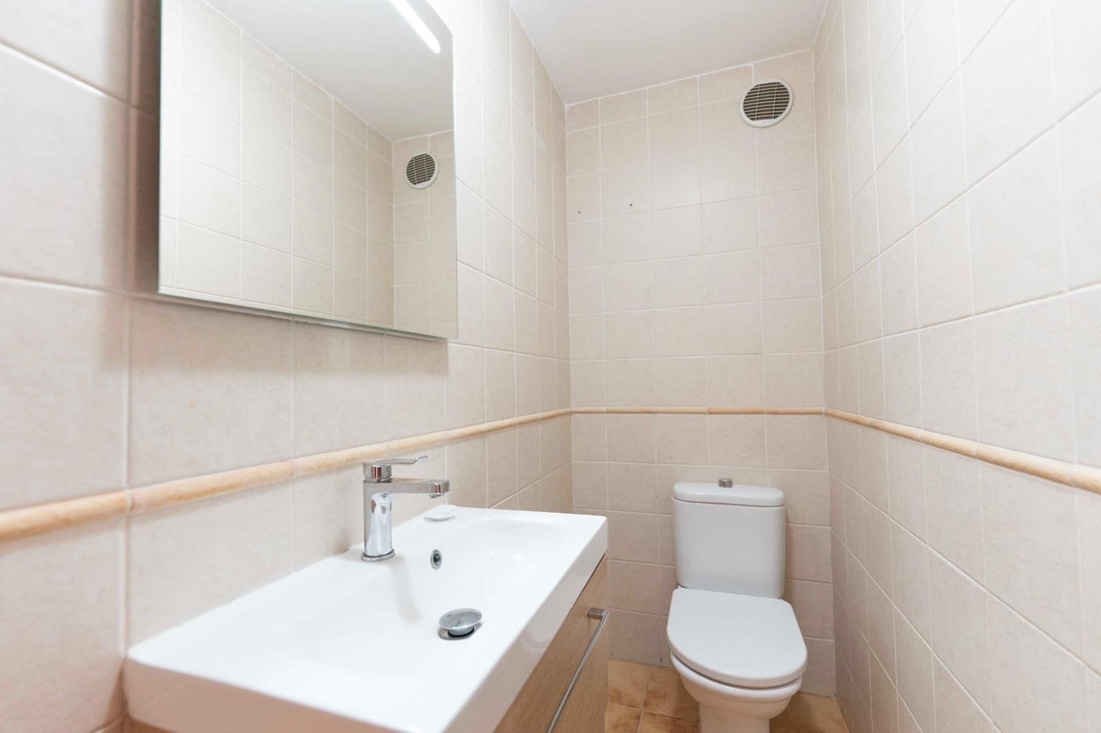 3 soveværelse Rækkehus til leje i San Isidro de Abona - € 1.350 (Ref: 8884306)
