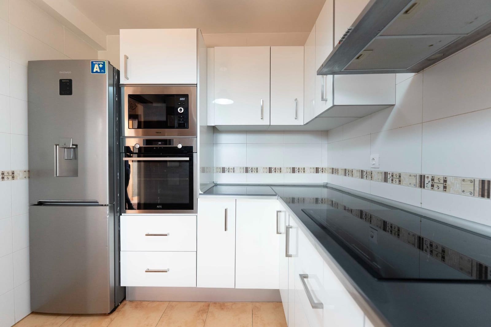 3 soveværelse Rækkehus til leje i San Isidro de Abona - € 1.350 (Ref: 8884306)
