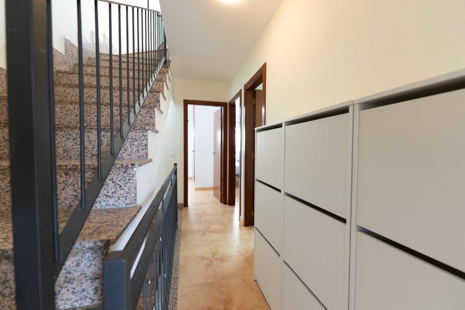 3 soveværelse Rækkehus til leje i San Isidro de Abona - € 1.350 (Ref: 8884306)