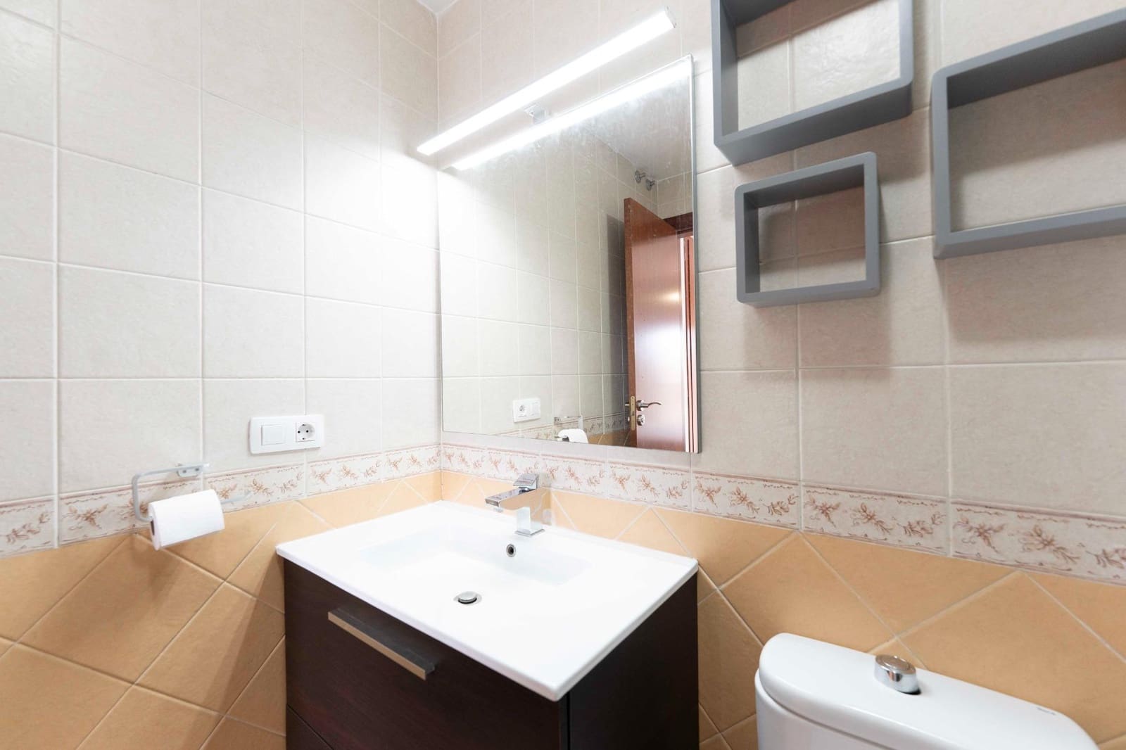 3 soveværelse Rækkehus til leje i San Isidro de Abona - € 1.350 (Ref: 8884306)