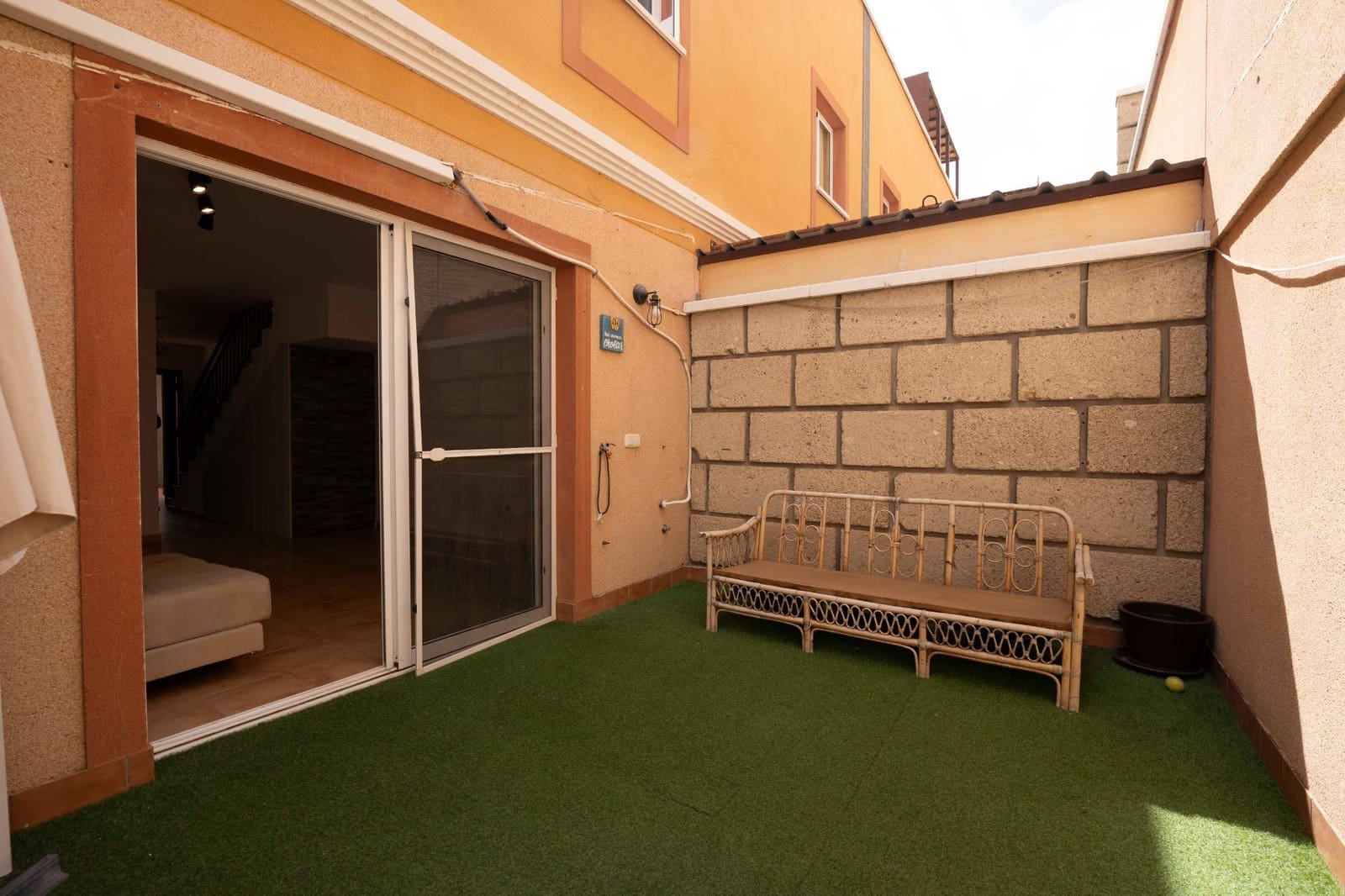 3 soveværelse Rækkehus til leje i San Isidro de Abona - € 1.350 (Ref: 8884306)