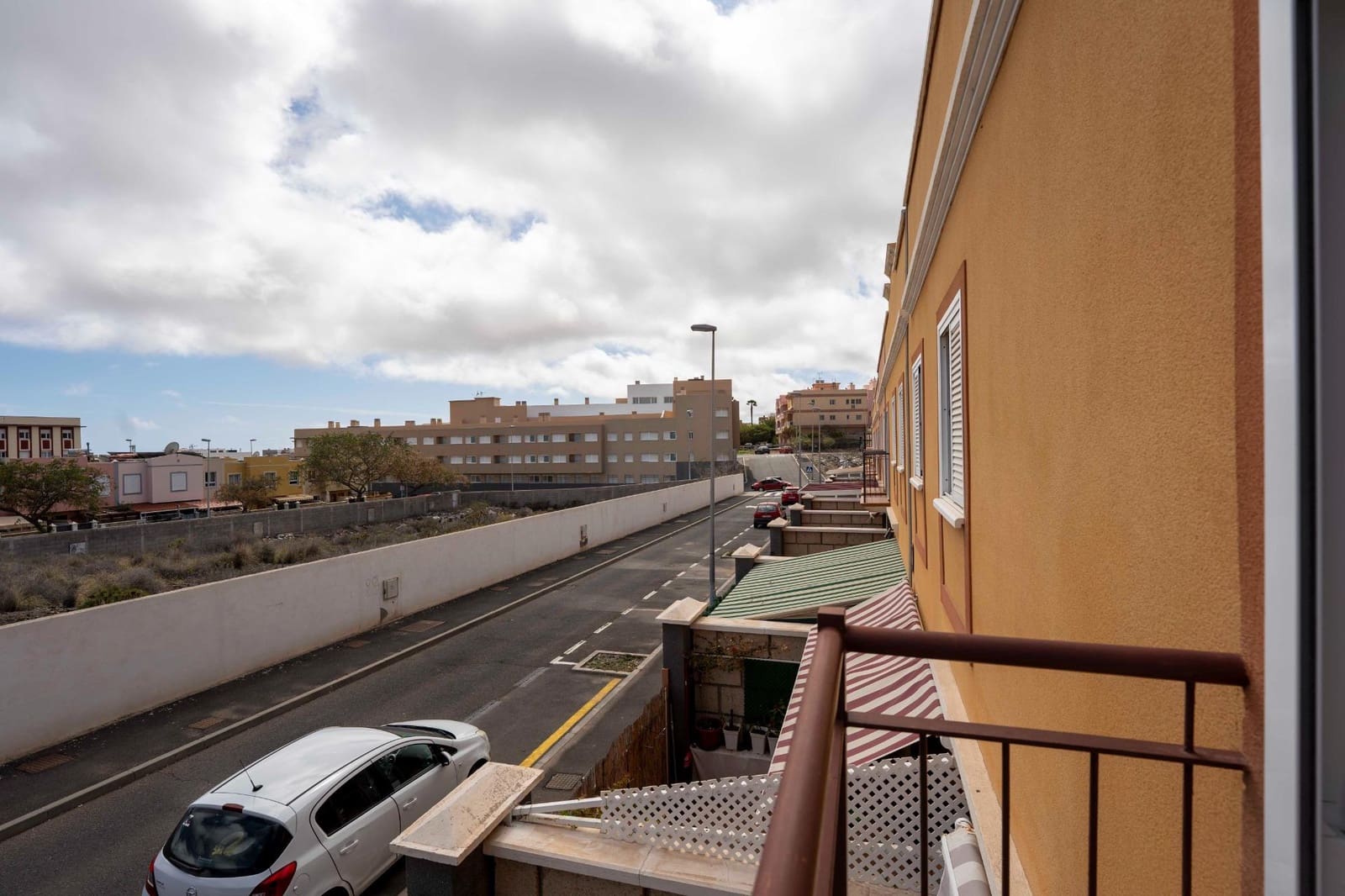 3 soveværelse Rækkehus til leje i San Isidro de Abona - € 1.350 (Ref: 8884306)