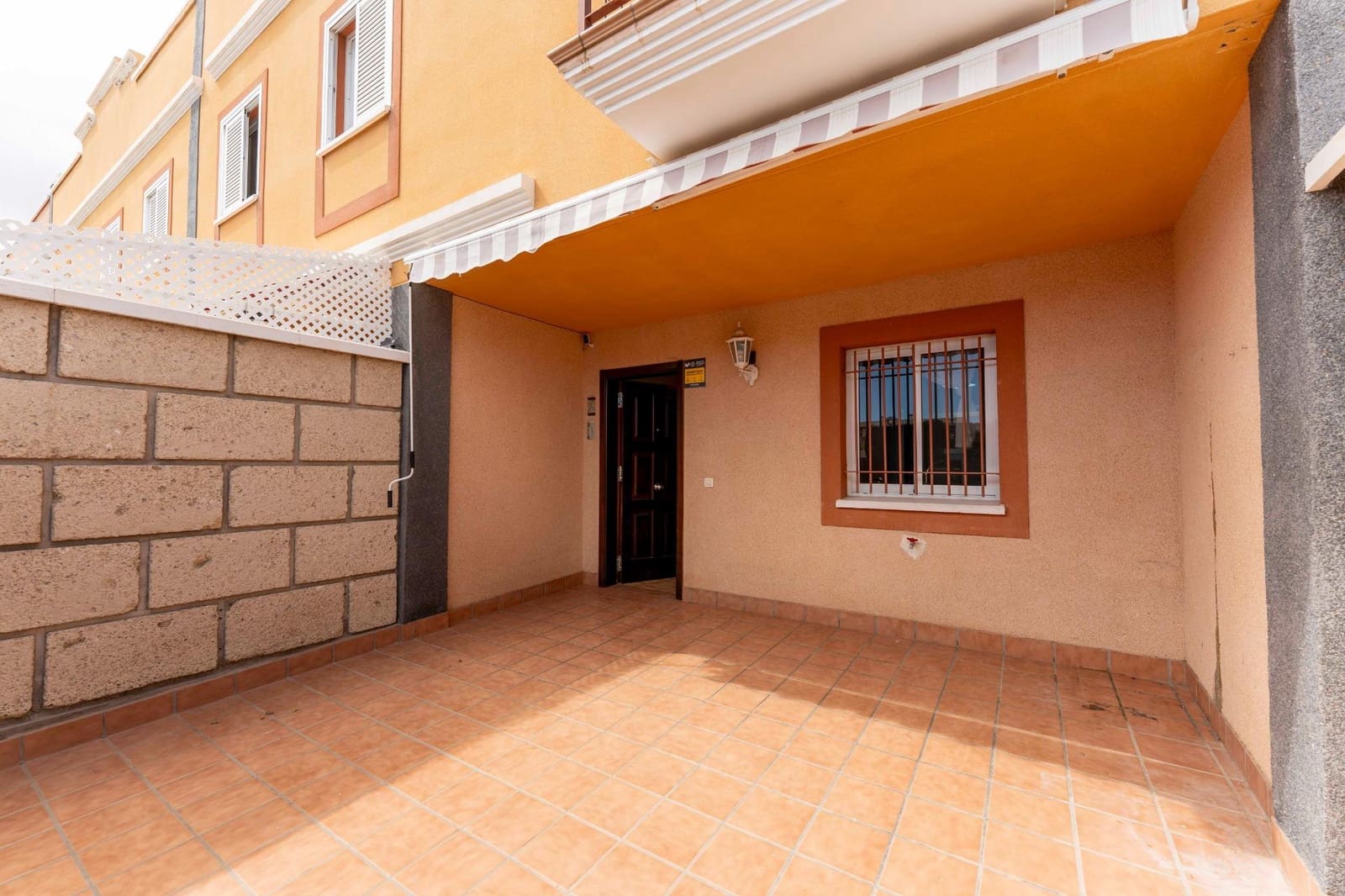 3 soveværelse Rækkehus til leje i San Isidro de Abona - € 1.350 (Ref: 8884306)
