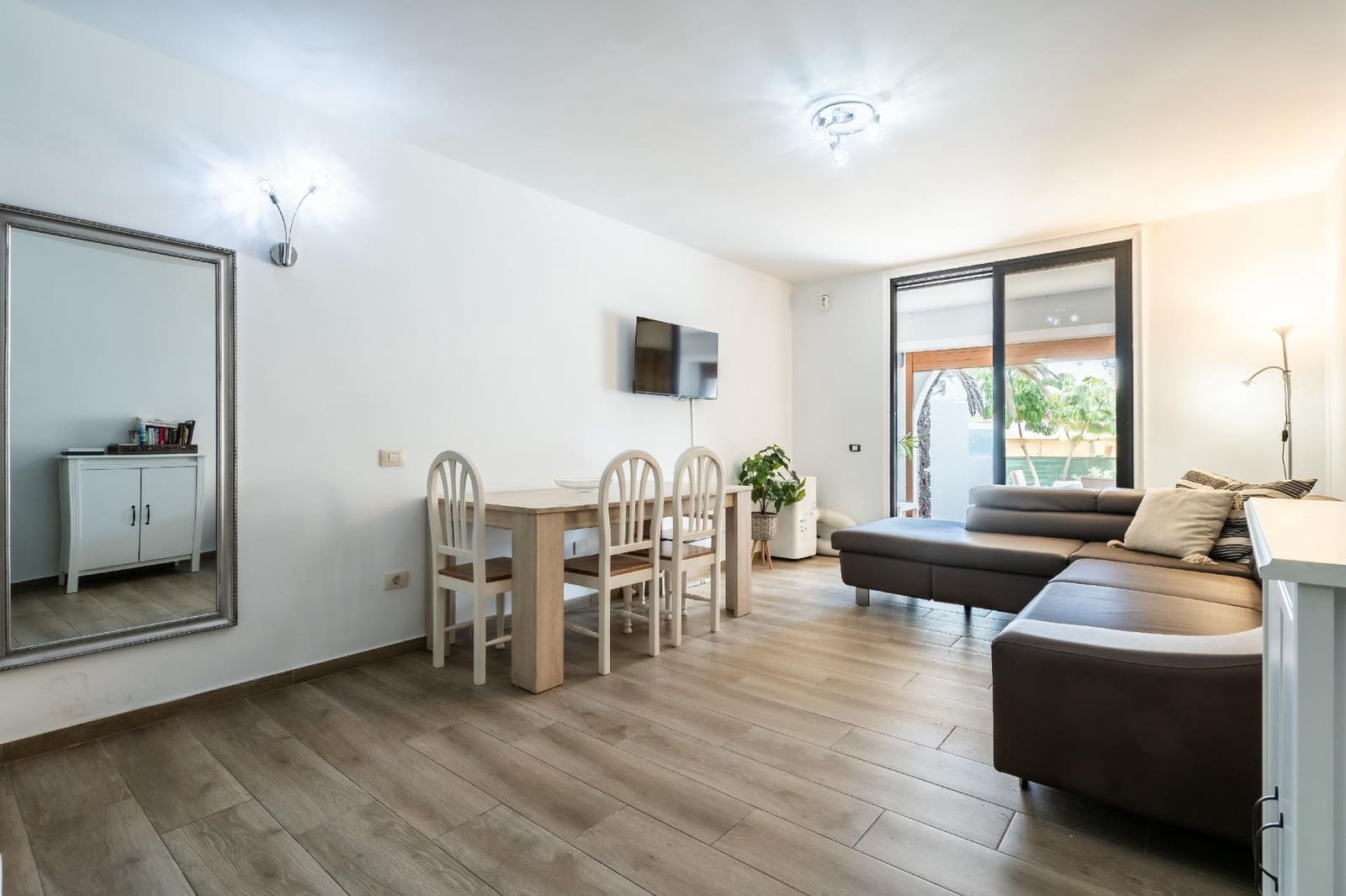 2 soveværelse Lejlighed til salg i Playa de las Americas med swimmingpool - € 545.000 (Ref: 8905468)