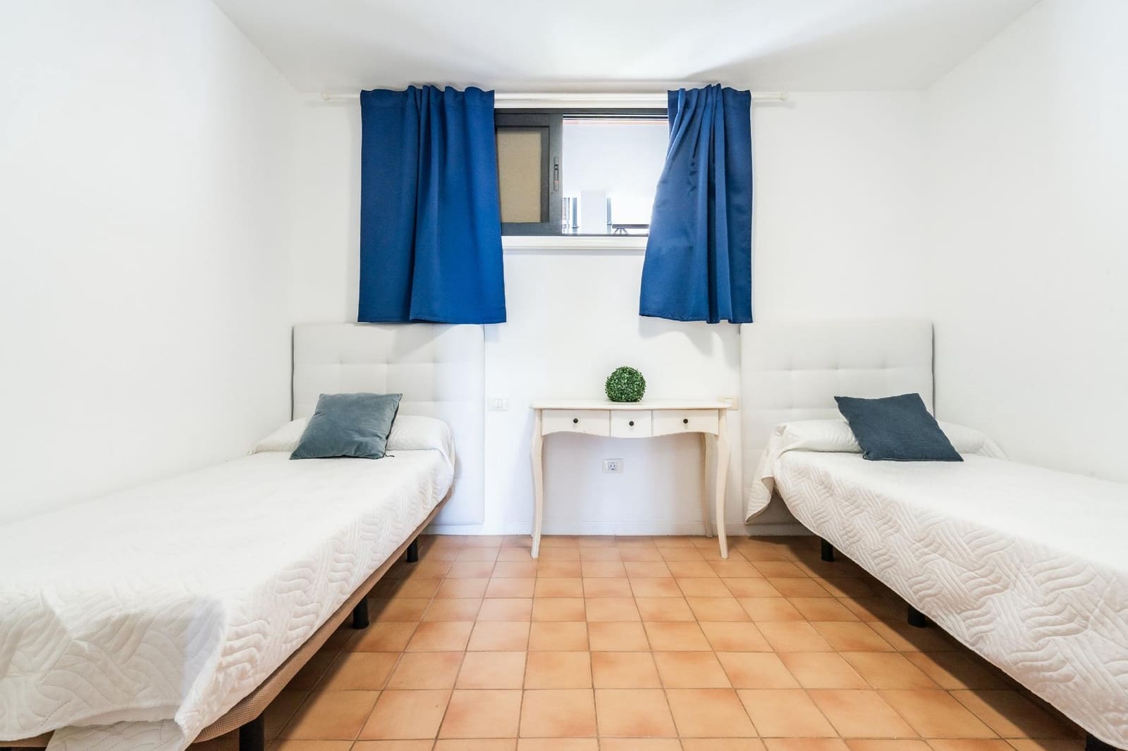 2 soveværelse Lejlighed til salg i Playa de las Americas med swimmingpool - € 545.000 (Ref: 8905468)