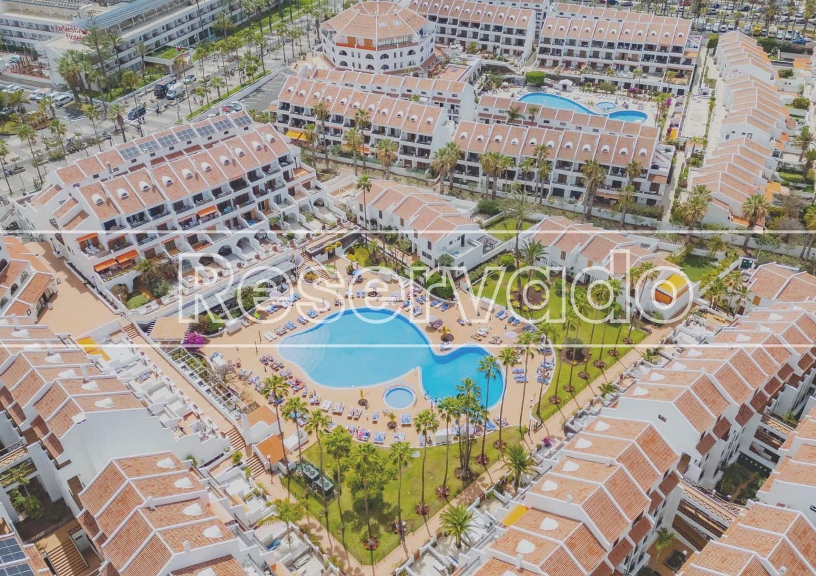 2 soveværelse Lejlighed til salg i Playa de las Americas med swimmingpool - € 545.000 (Ref: 8905468)