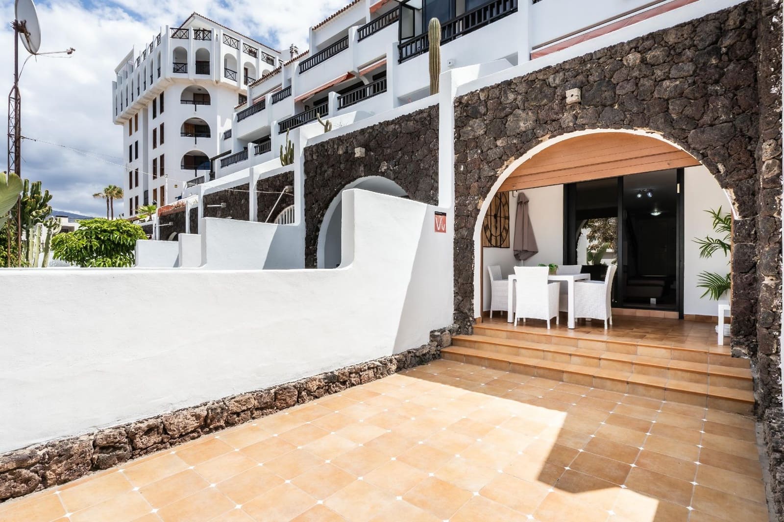 2 soveværelse Lejlighed til salg i Playa de las Americas med swimmingpool - € 545.000 (Ref: 8905468)