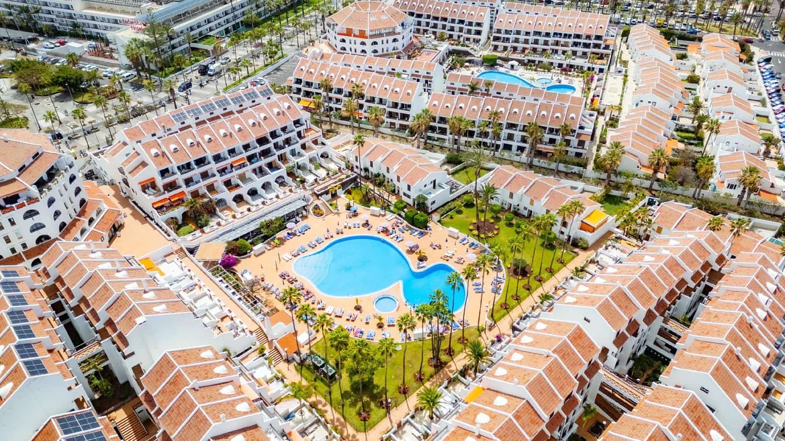 2 soveværelse Lejlighed til salg i Playa de las Americas med swimmingpool - € 545.000 (Ref: 8905468)