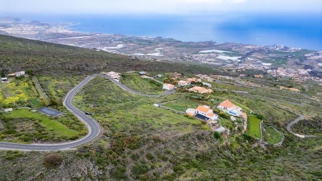 Undeveloped Land for sale in La Quinta - Taucho, Adeje - € 136,000 (Ref: 8952696)