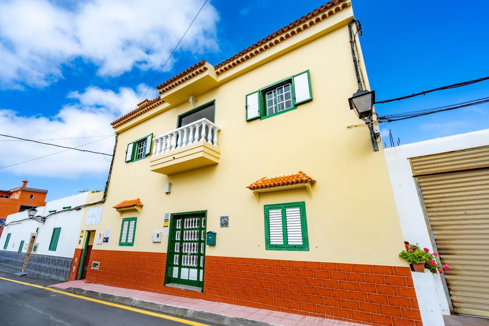 10 soveværelse Hotel til salg i Arona - € 899.000 (Ref: 8961680)