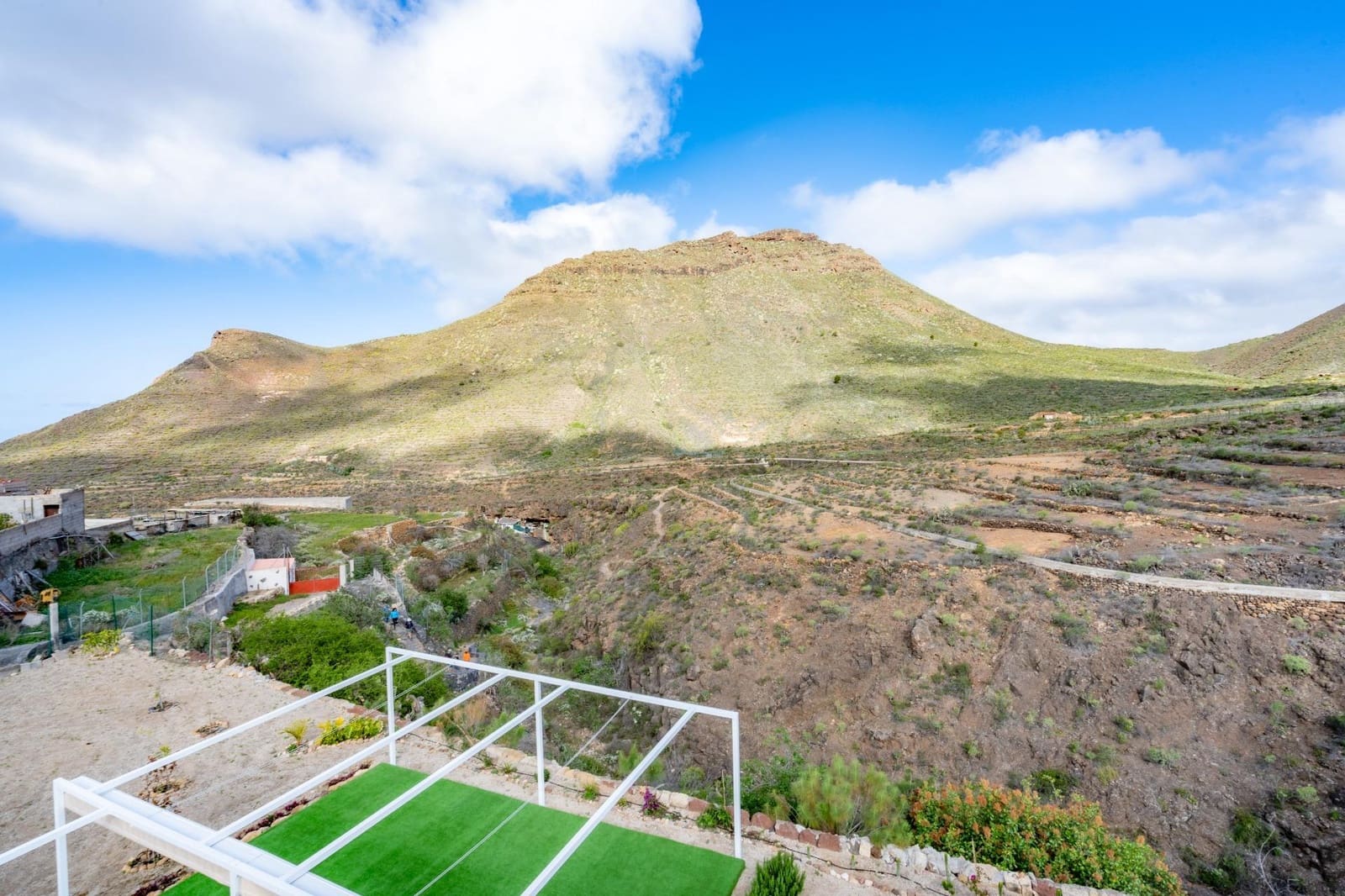 10 soveværelse Hotel til salg i Arona - € 899.000 (Ref: 8961680)