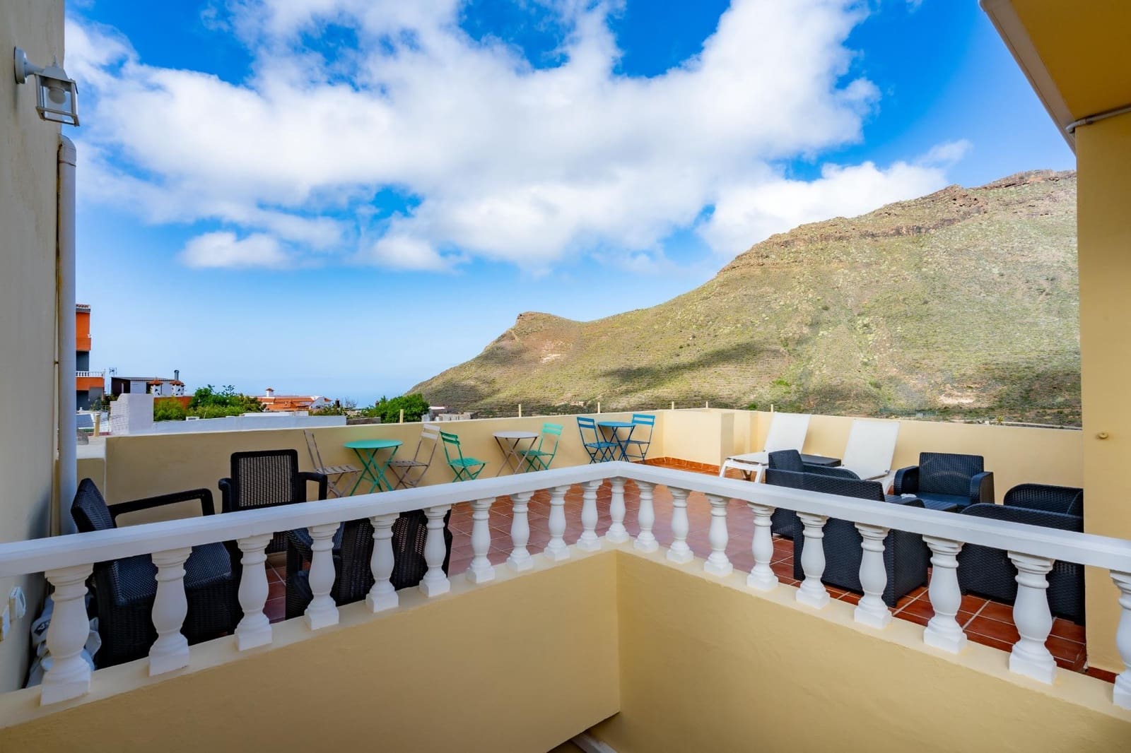 10 soveværelse Hotel til salg i Arona - € 899.000 (Ref: 8961680)