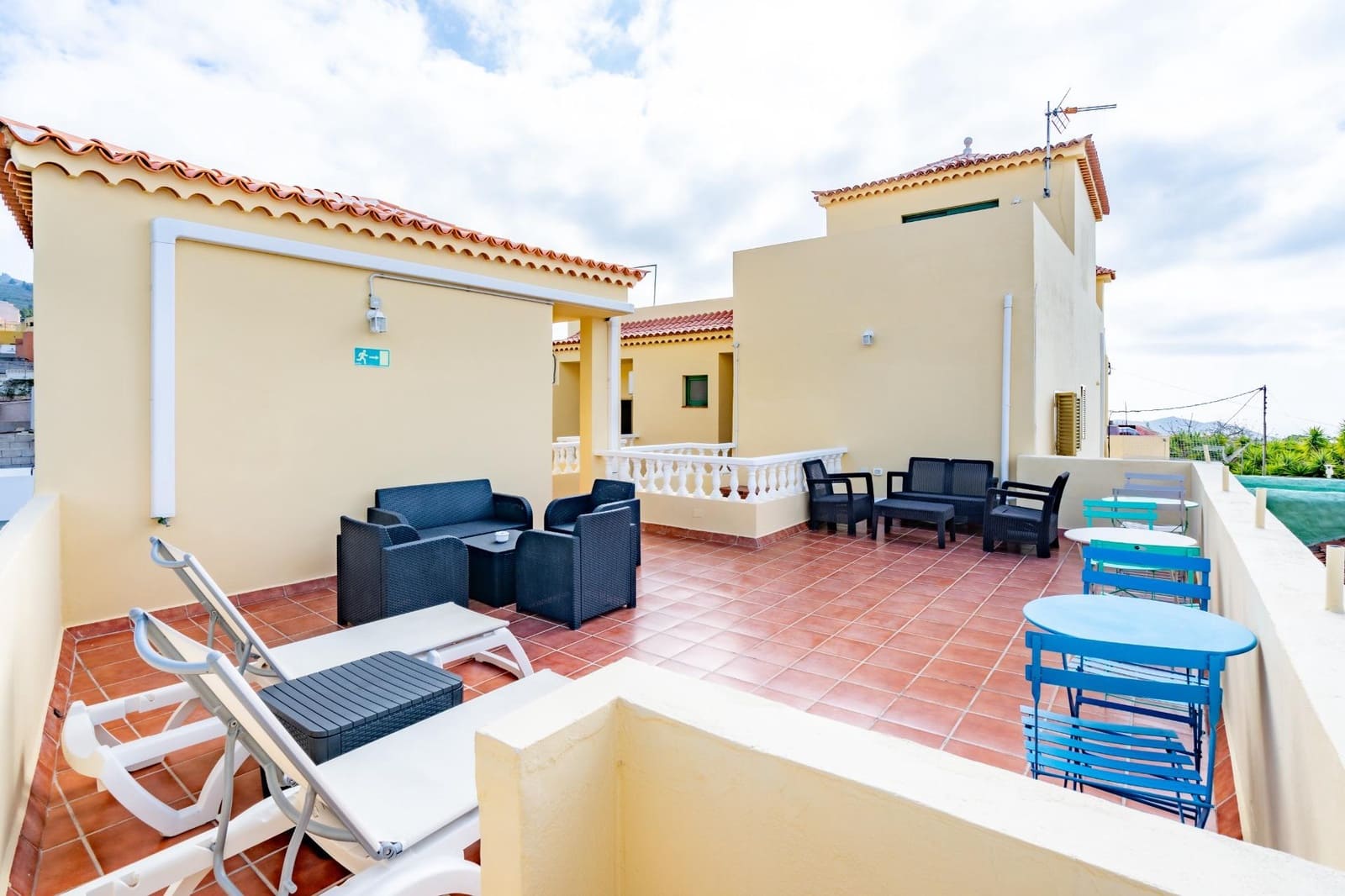 10 soveværelse Hotel til salg i Arona - € 899.000 (Ref: 8961680)