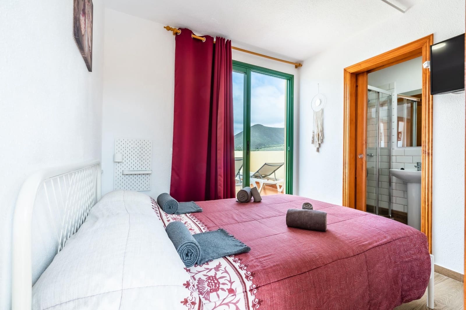 10 soveværelse Hotel til salg i Arona - € 899.000 (Ref: 8961680)