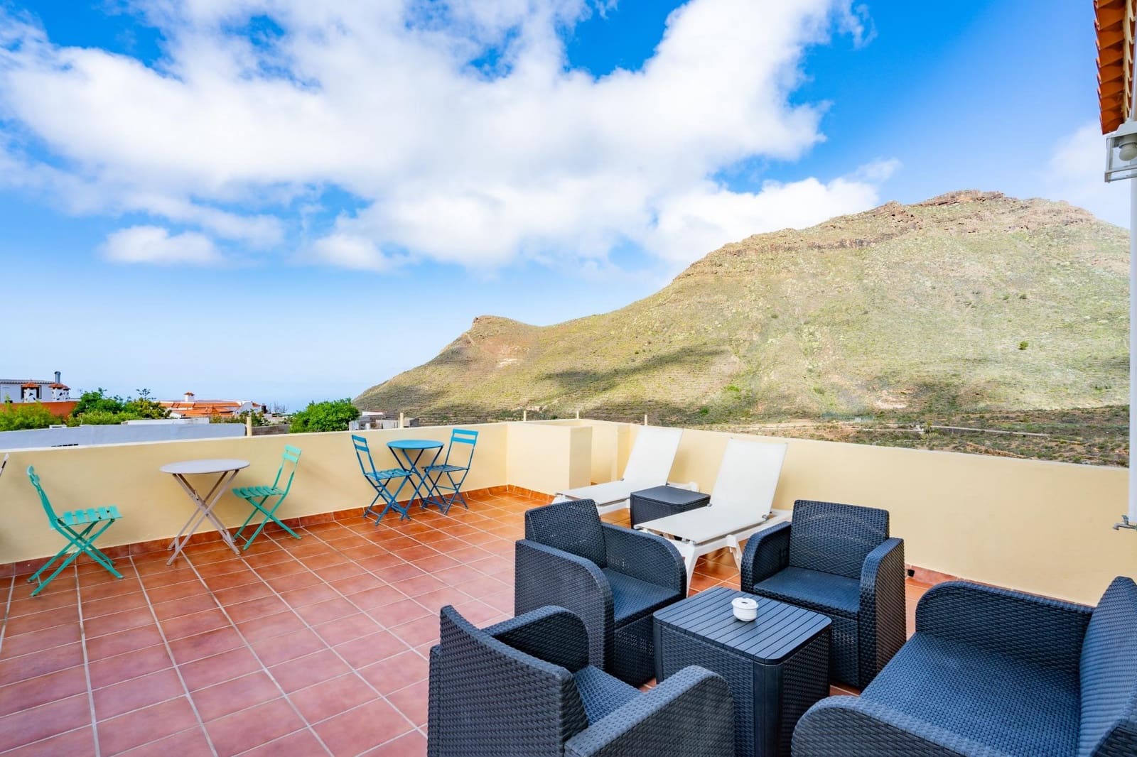 10 soveværelse Hotel til salg i Arona - € 899.000 (Ref: 8961680)