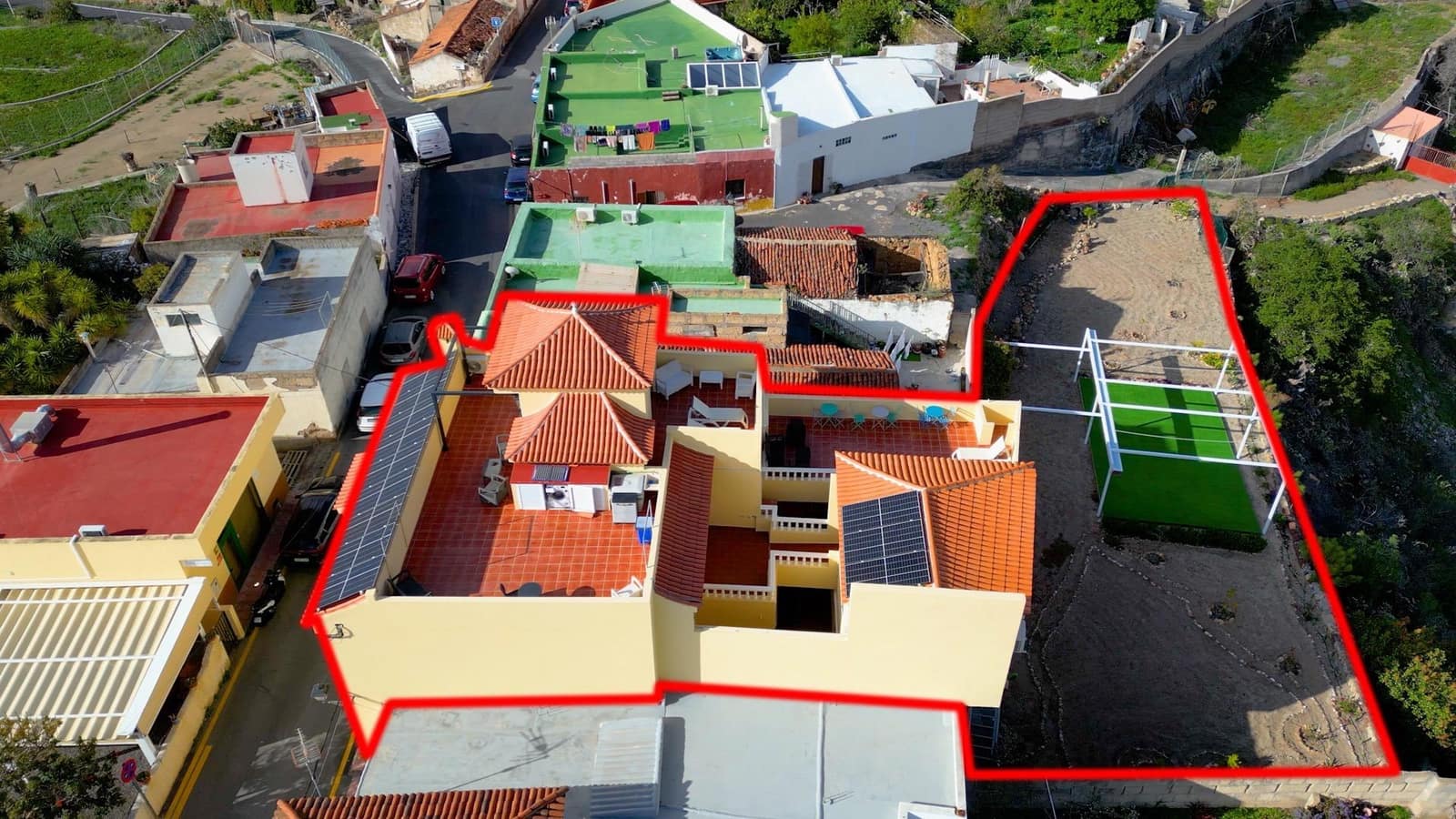 10 soveværelse Hotel til salg i Arona - € 899.000 (Ref: 8961680)