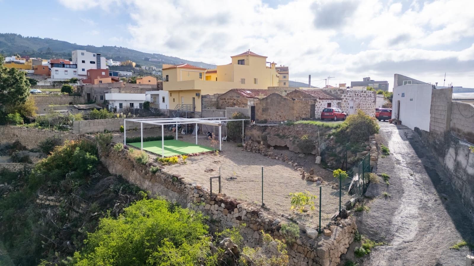 10 soveværelse Hotel til salg i Arona - € 899.000 (Ref: 8961680)