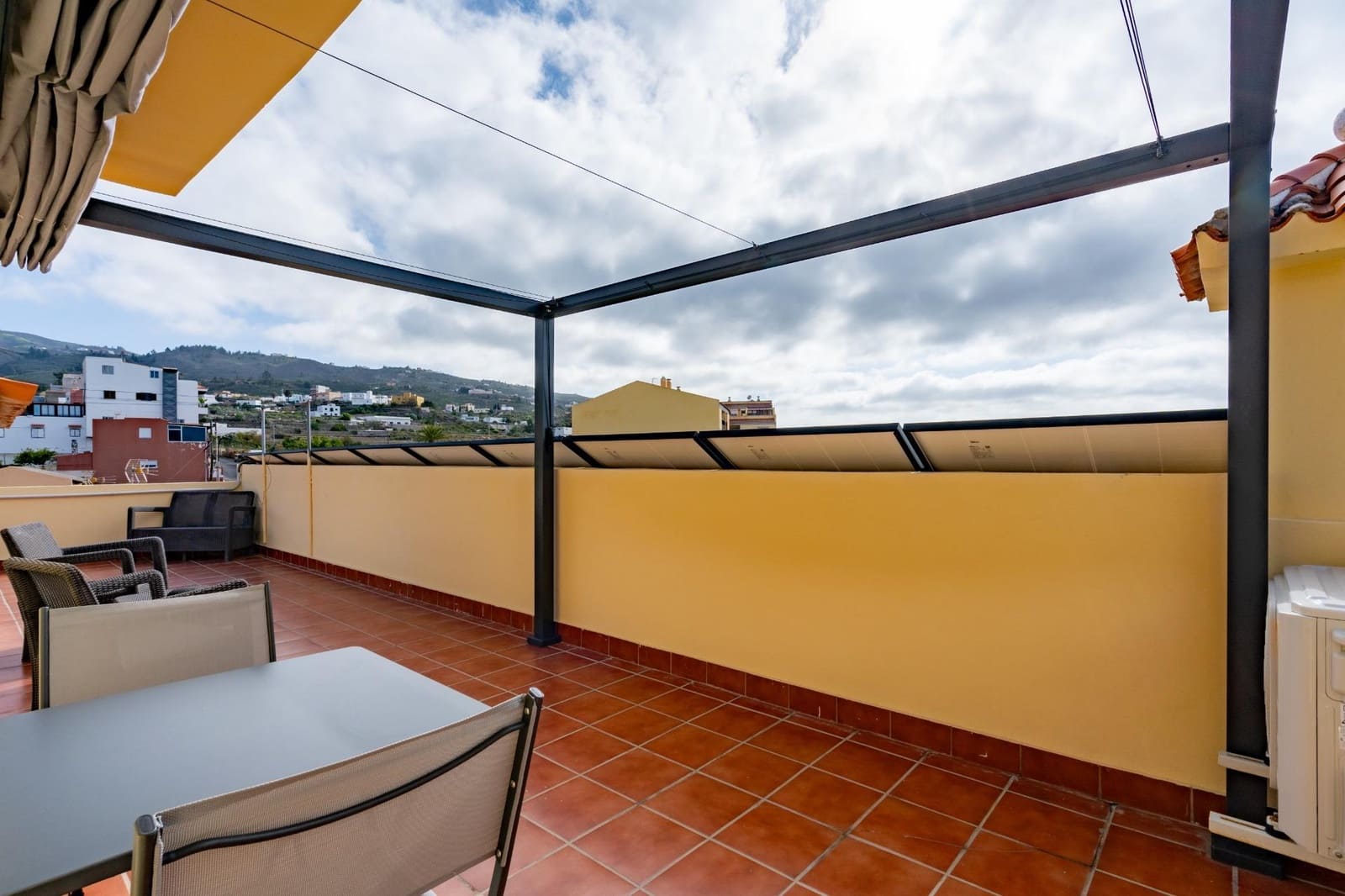 10 soveværelse Hotel til salg i Arona - € 899.000 (Ref: 8961680)