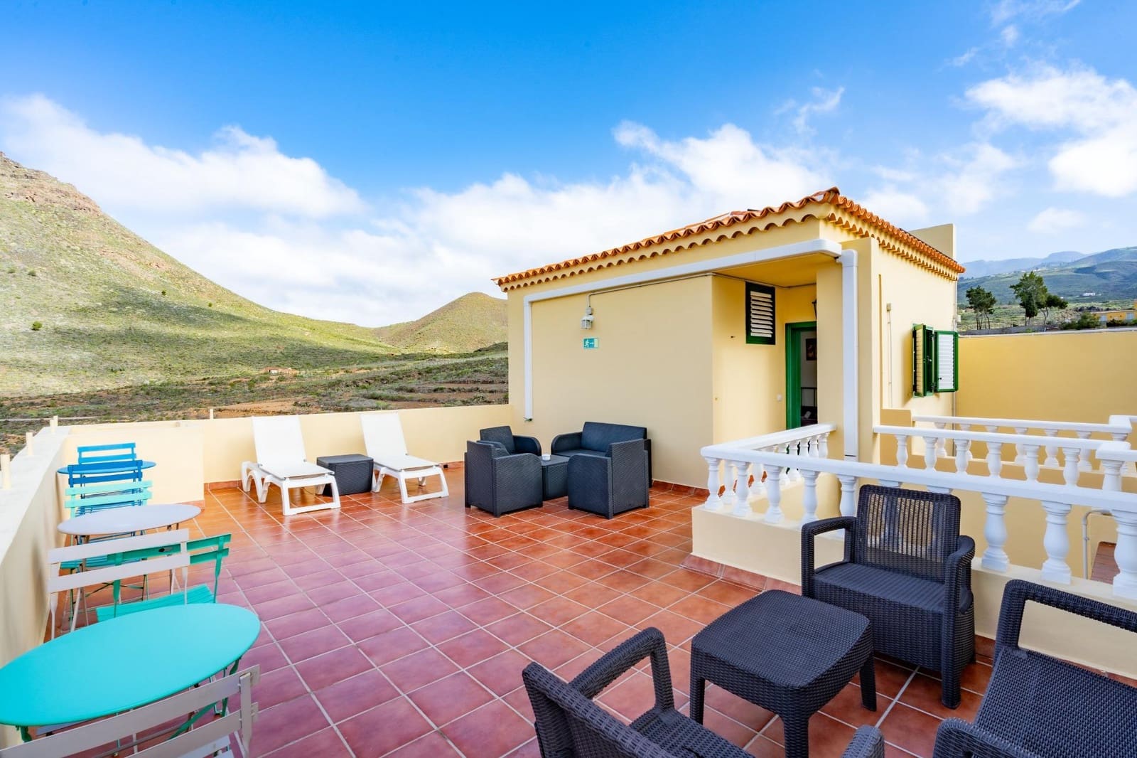 10 soveværelse Hotel til salg i Arona - € 899.000 (Ref: 8961680)