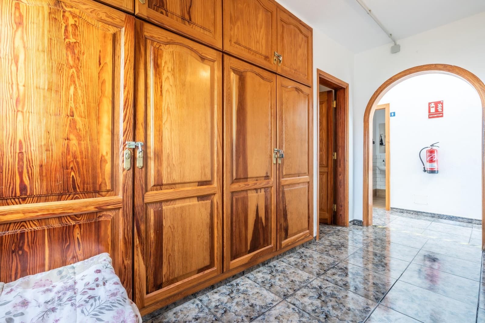 10 soveværelse Hotel til salg i Arona - € 899.000 (Ref: 8961680)