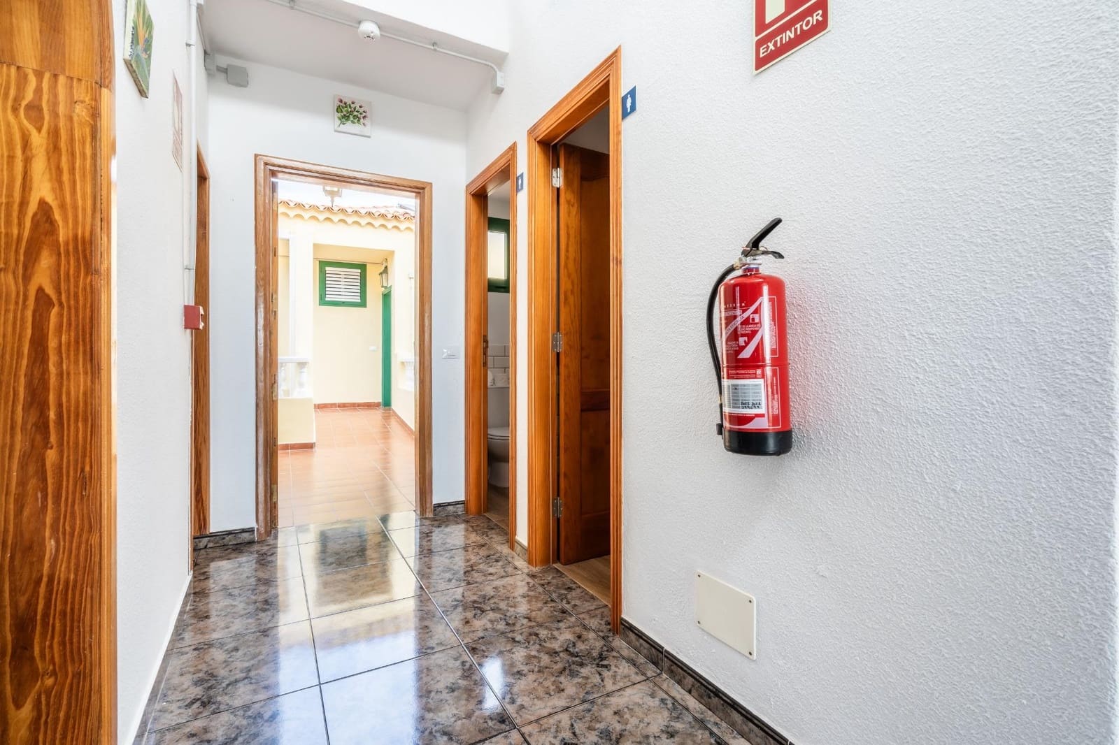 10 soveværelse Hotel til salg i Arona - € 899.000 (Ref: 8961680)