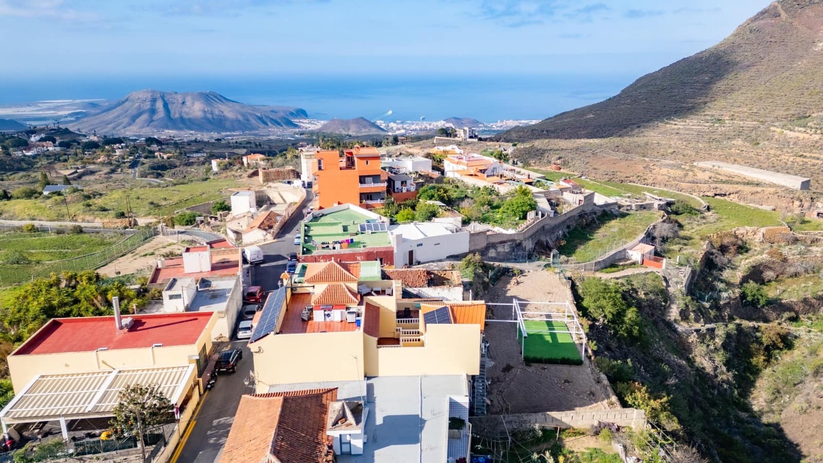 10 soveværelse Hotel til salg i Arona - € 899.000 (Ref: 8961680)