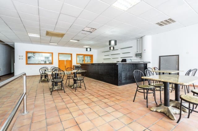 Comercial para arrendar em San Isidro de Abona, Granadilla de Abona - 1 400 € (Ref: 8982433)
