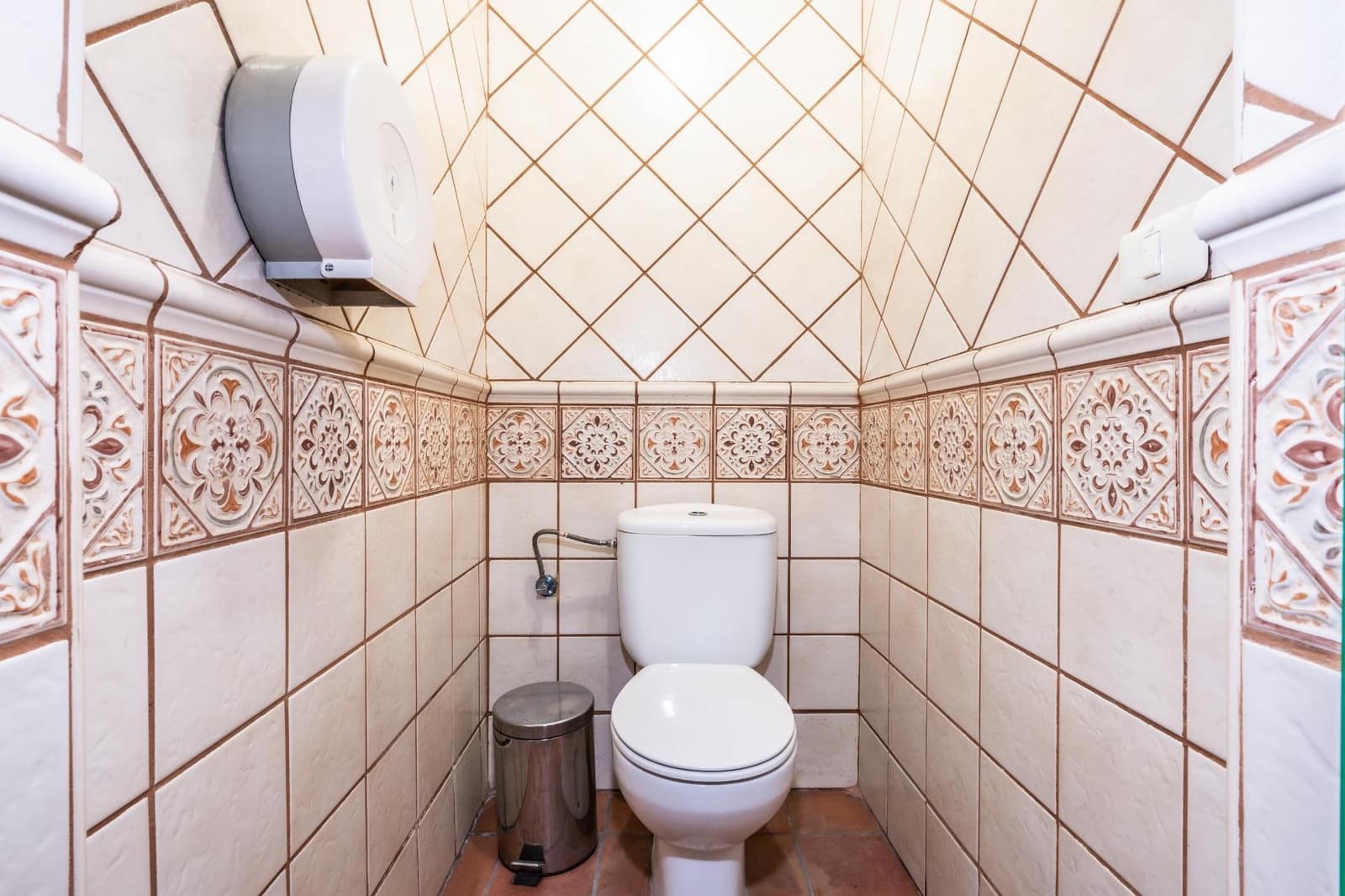 Comercial para arrendar em San Isidro de Abona - 1 400 € (Ref: 8982433)