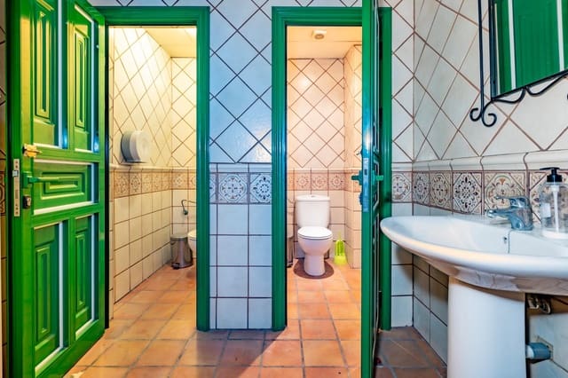 Commercieel te huur in San Isidro de Abona, Granadilla de Abona - € 1.400 (Ref: 8982433)