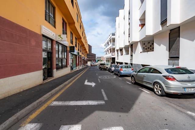 Commercieel te huur in San Isidro de Abona, Granadilla de Abona - € 1.400 (Ref: 8982433)