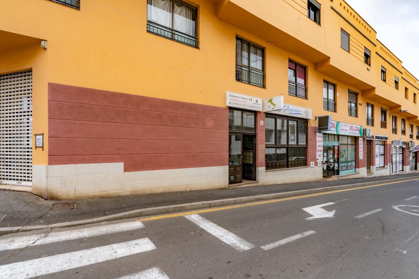 Comercial para arrendar em San Isidro de Abona - 1 400 € (Ref: 8982433)