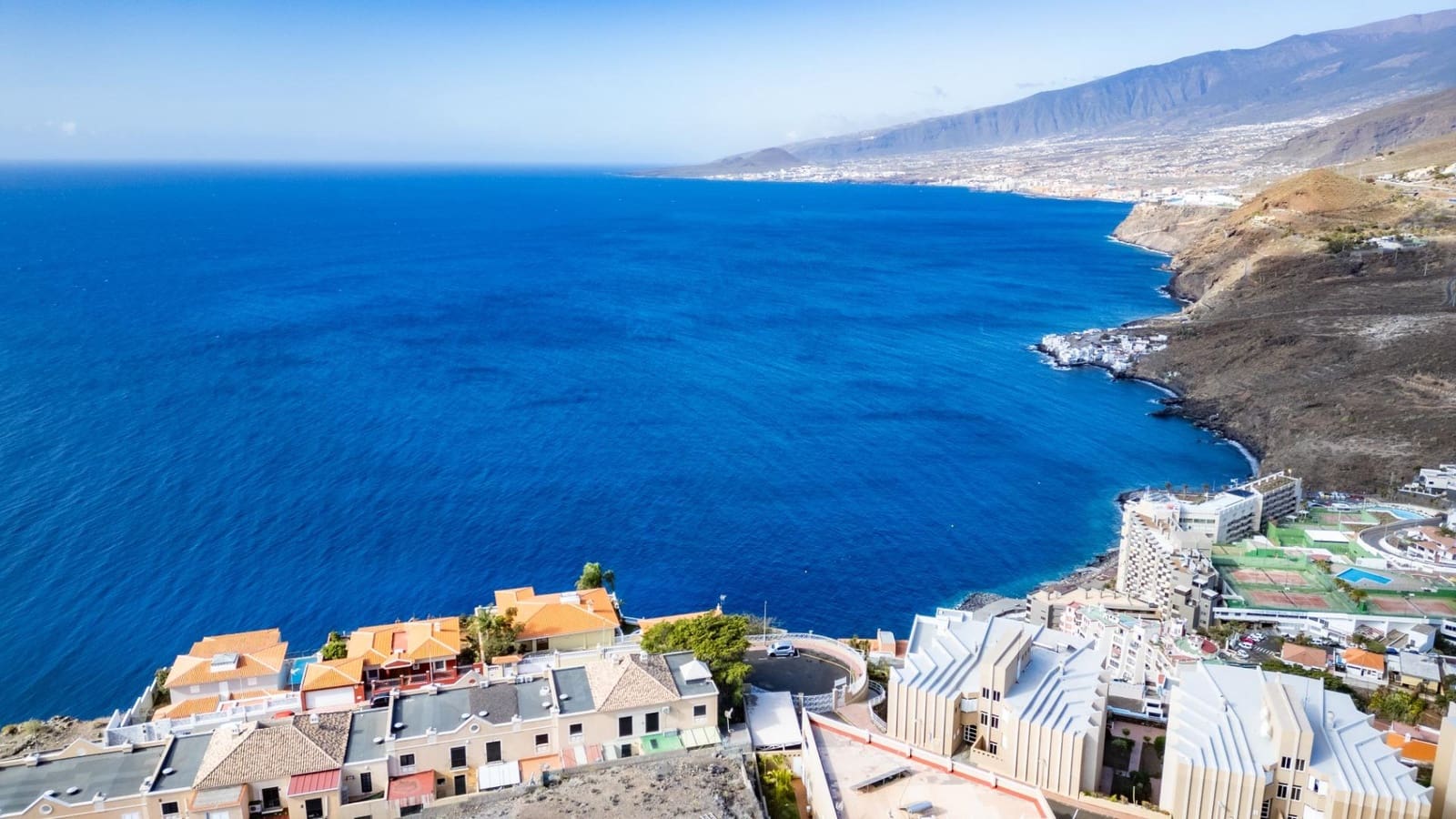 2 soveværelse Rækkehus til salg i Radazul med garage - € 369.000 (Ref: 9008077)