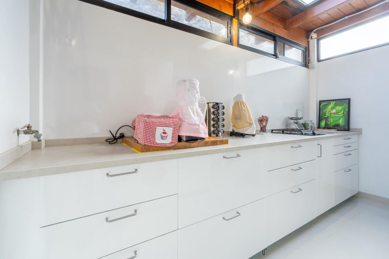 2 soveværelse Rækkehus til salg i Radazul med garage - € 369.000 (Ref: 9008077)