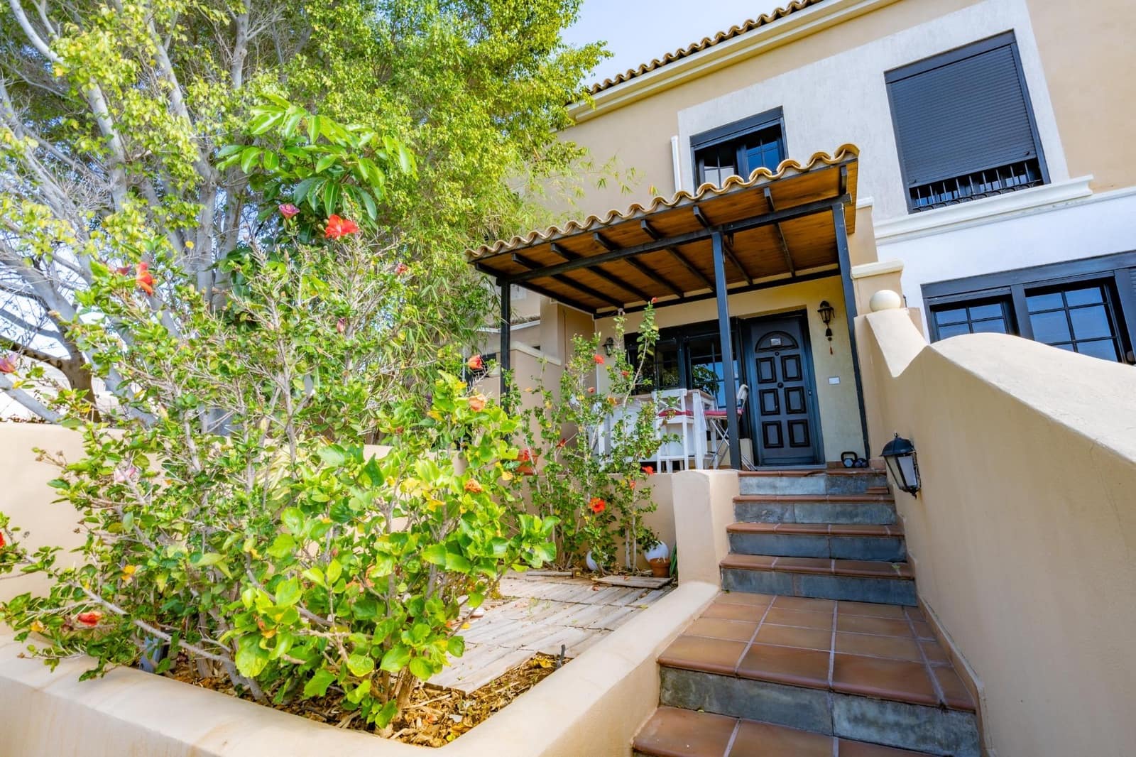 2 soveværelse Rækkehus til salg i Radazul med garage - € 369.000 (Ref: 9008077)