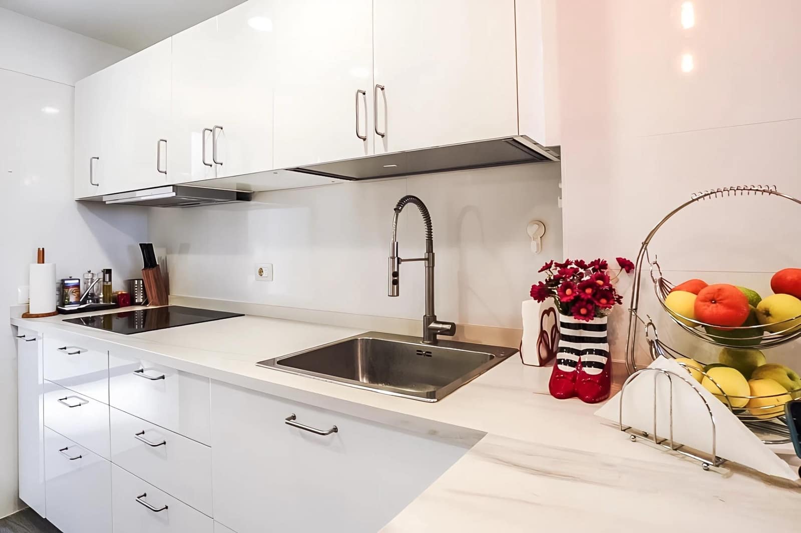 2 soveværelse Rækkehus til salg i Radazul med garage - € 369.000 (Ref: 9008077)