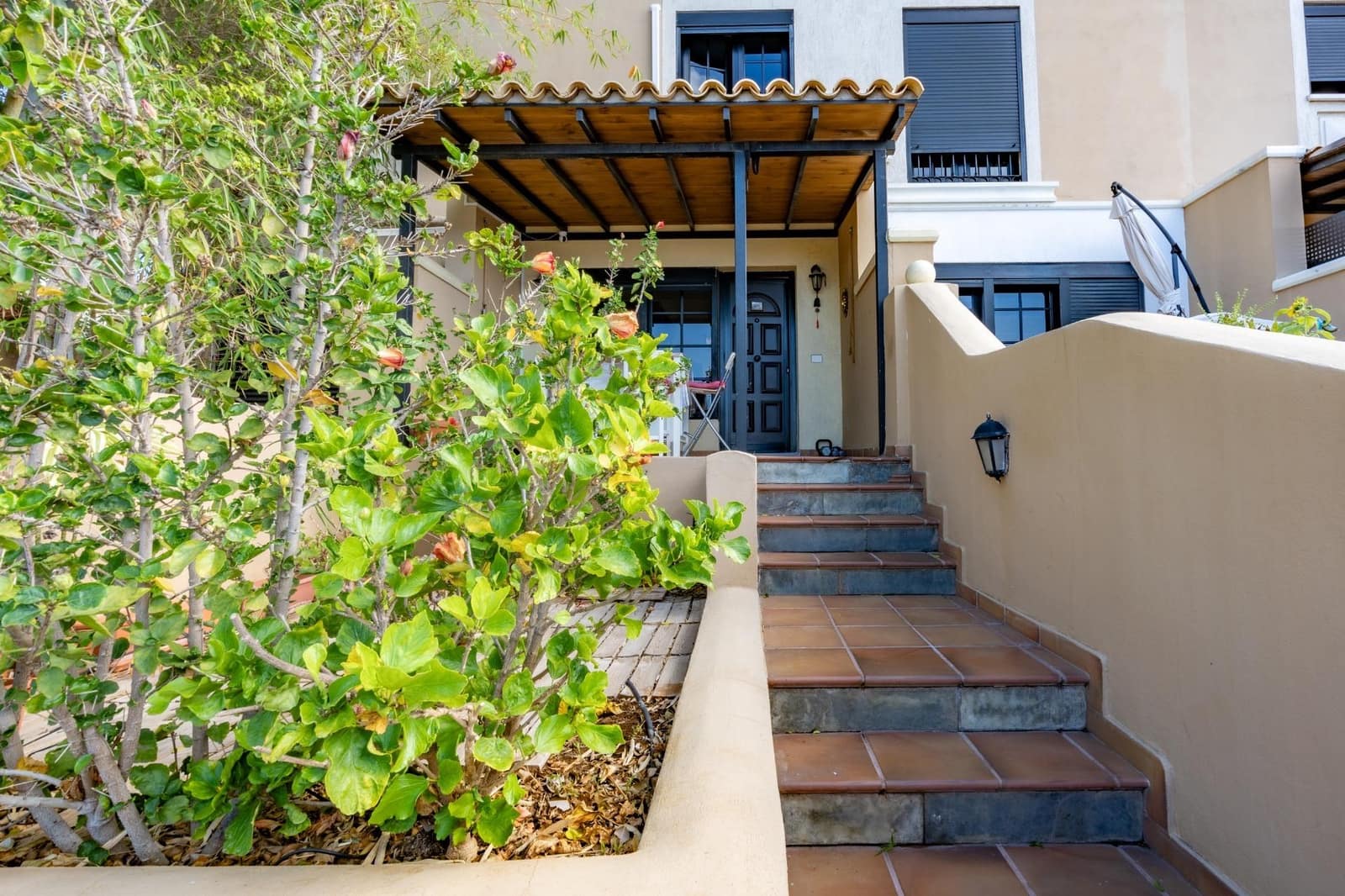 2 soveværelse Rækkehus til salg i Radazul med garage - € 369.000 (Ref: 9008077)