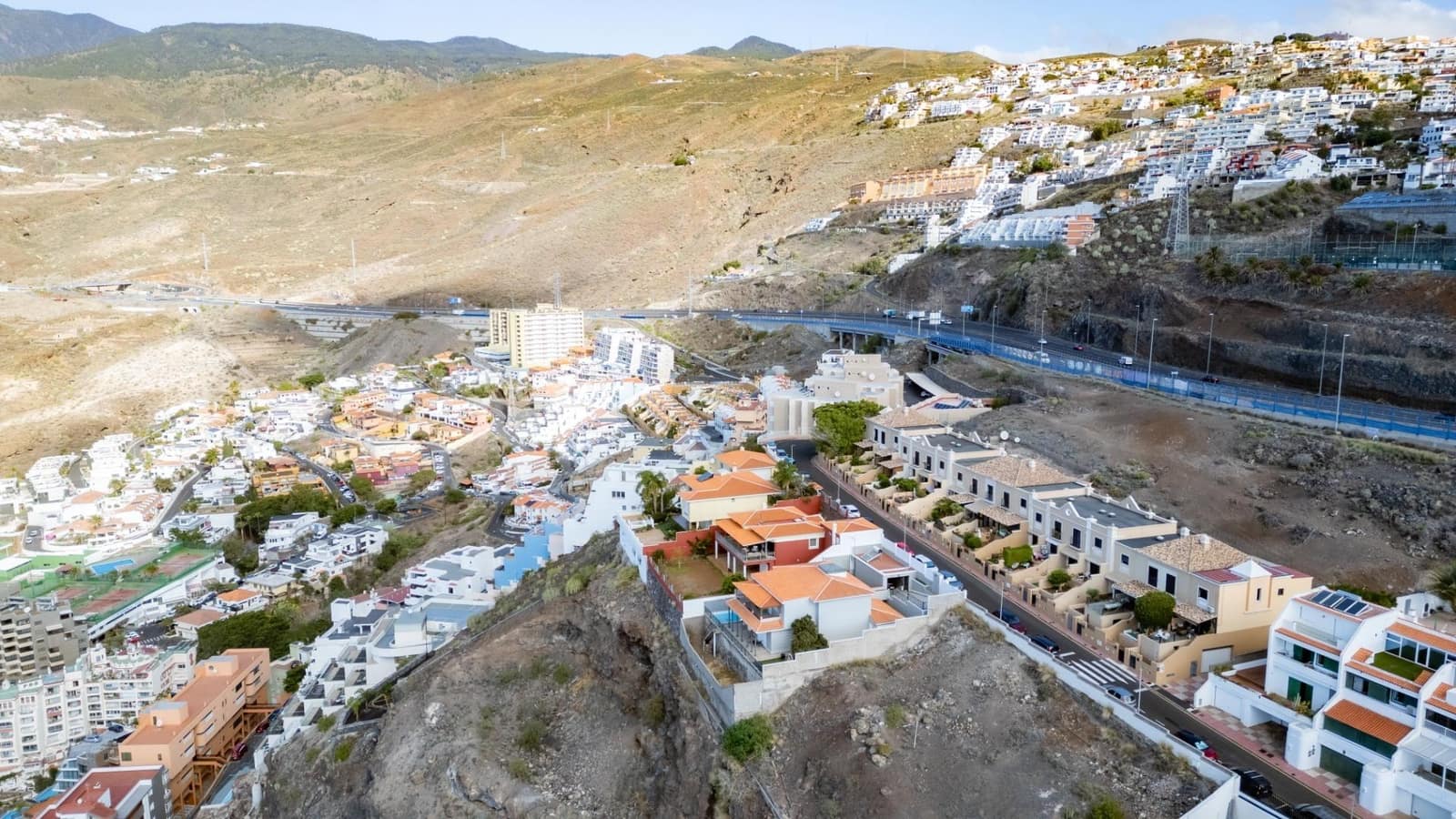 2 soveværelse Rækkehus til salg i Radazul med garage - € 369.000 (Ref: 9008077)