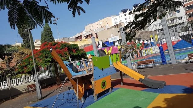 Finca/Herregård til salgs i Zona Centro, Santa Cruz de Tenerife - € 115 000 (Ref: 9029624)