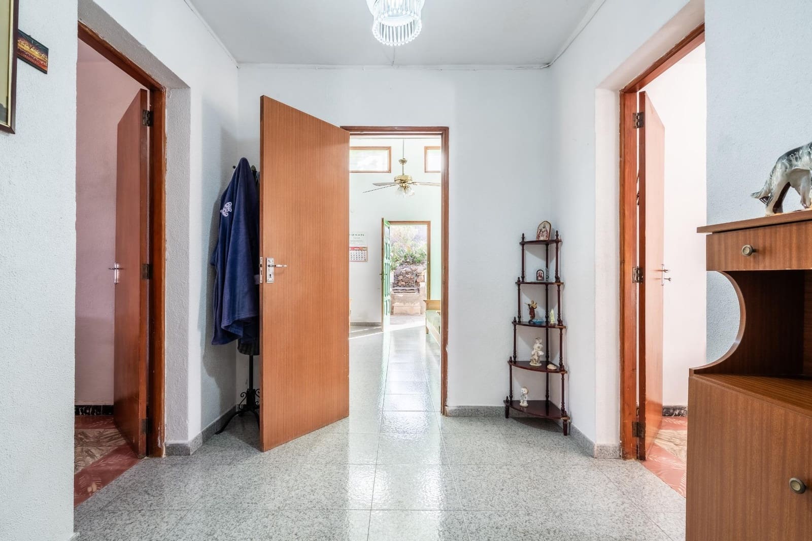 5 slaapkamer Halfvrijstaande villa te koop in Guia de Isora met garage - € 370.000 (Ref: 9059443)