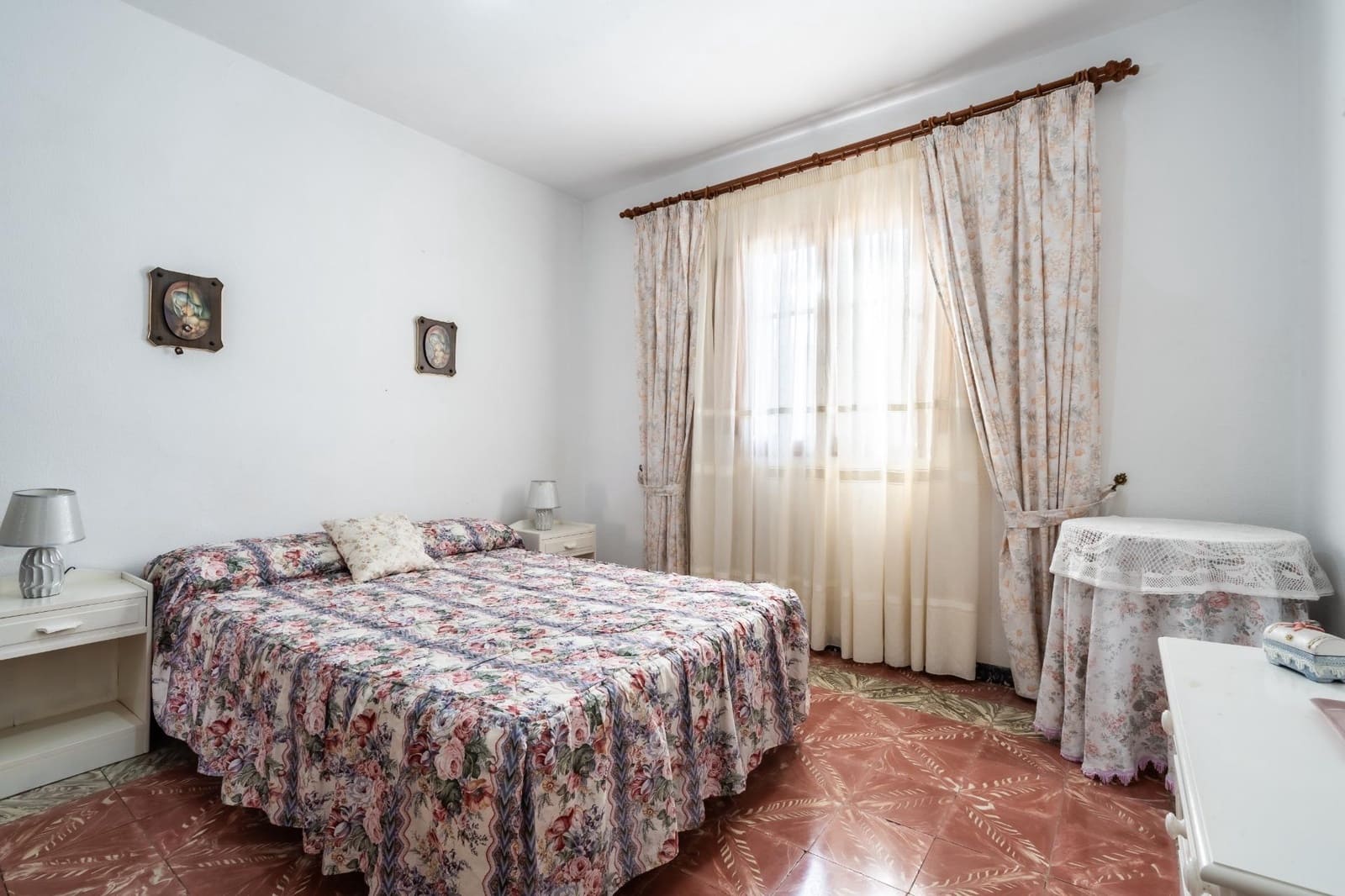 5 slaapkamer Halfvrijstaande villa te koop in Guia de Isora met garage - € 370.000 (Ref: 9059443)