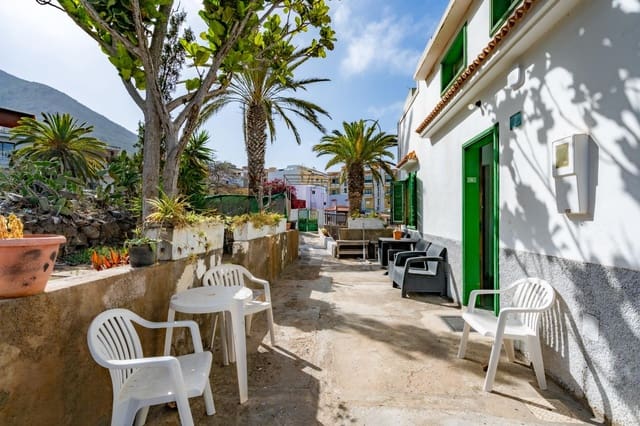 5 slaapkamer Halfvrijstaande villa te koop in Guía de Isora met garage - € 370.000 (Ref: 9059443)