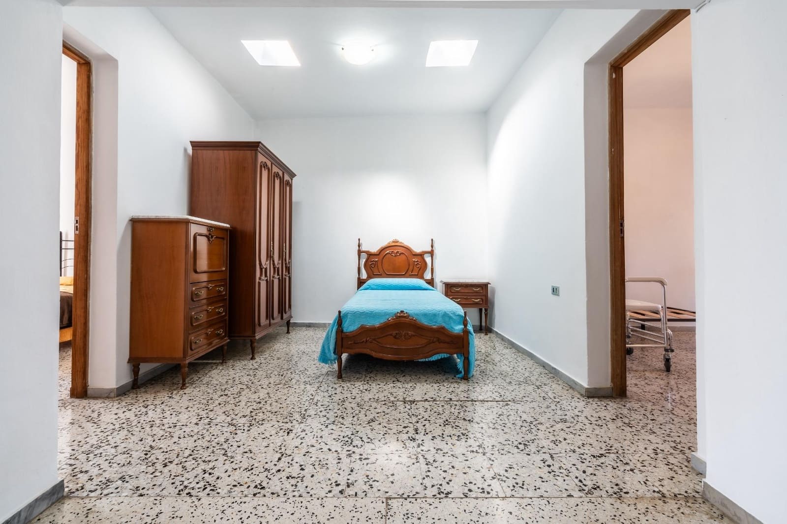 5 slaapkamer Halfvrijstaande villa te koop in Guia de Isora met garage - € 370.000 (Ref: 9059443)