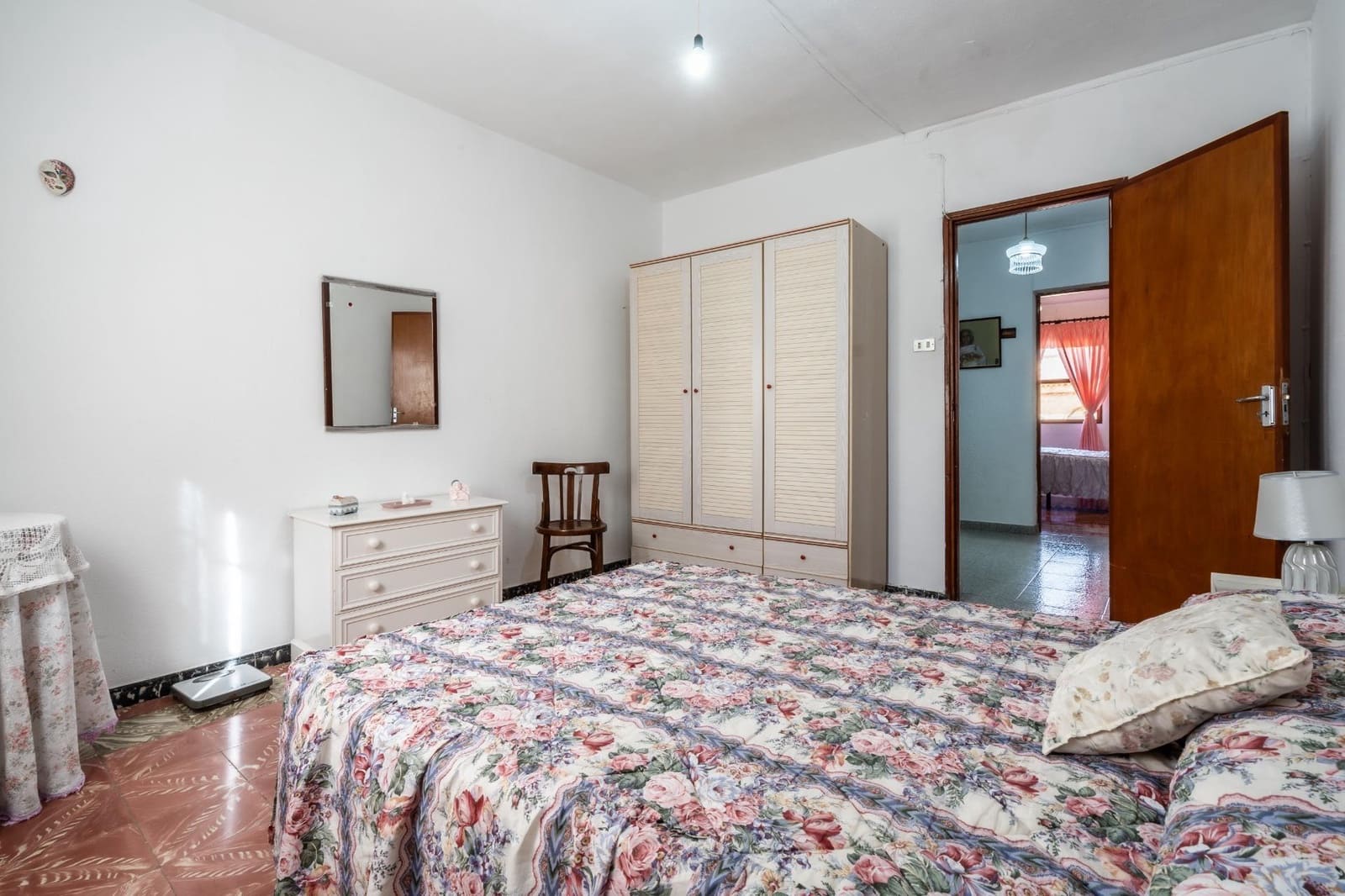 5 slaapkamer Halfvrijstaande villa te koop in Guia de Isora met garage - € 370.000 (Ref: 9059443)