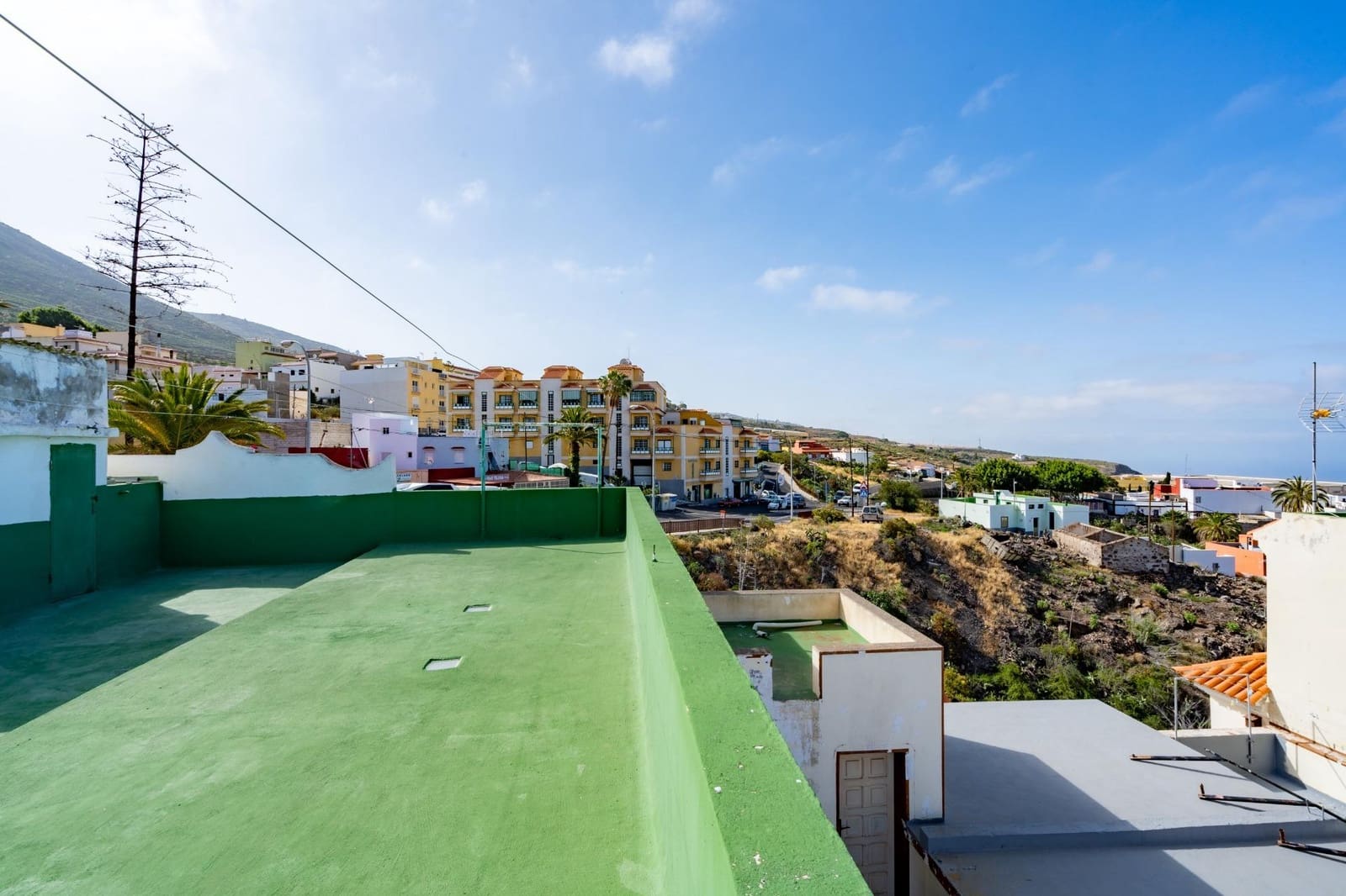 5 slaapkamer Halfvrijstaande villa te koop in Guia de Isora met garage - € 370.000 (Ref: 9059443)